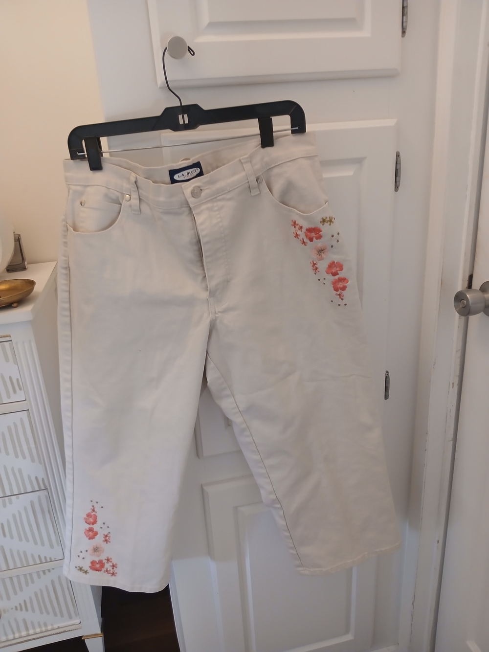 L.A. Blues Cream Cropped Jeans with Coral Floral Embroidery